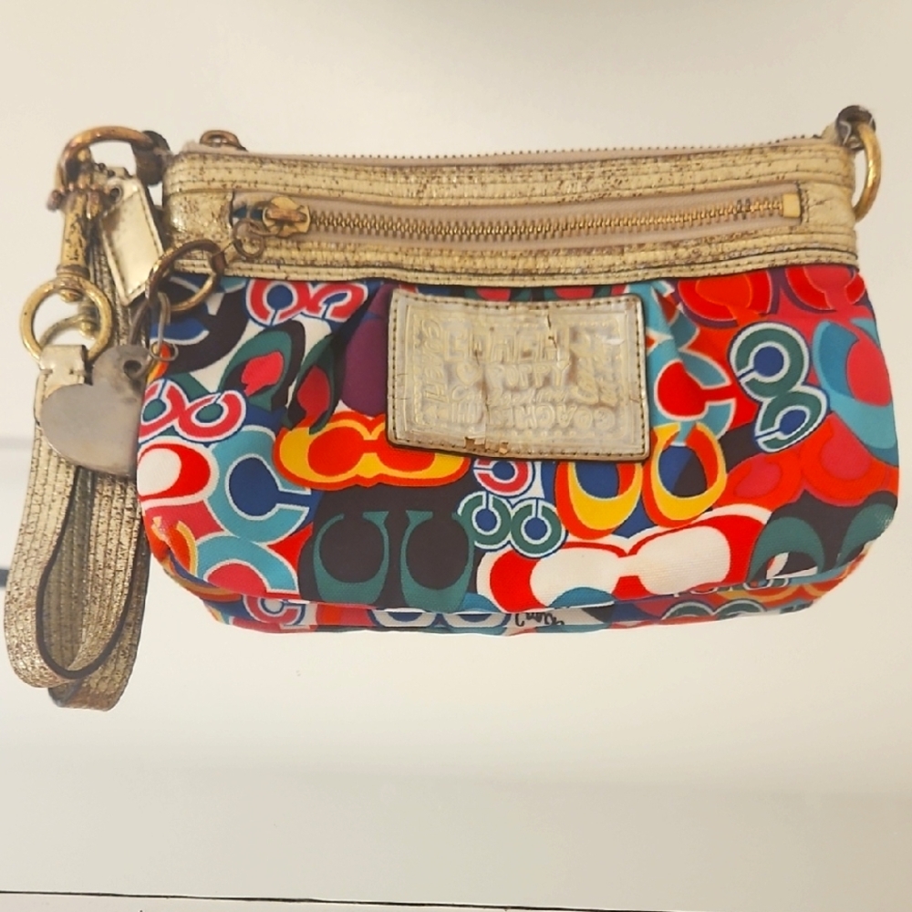Used (Cleaned) Coach Wristlet